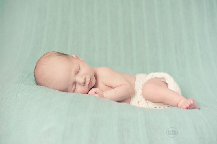 Toronto newborn photographer